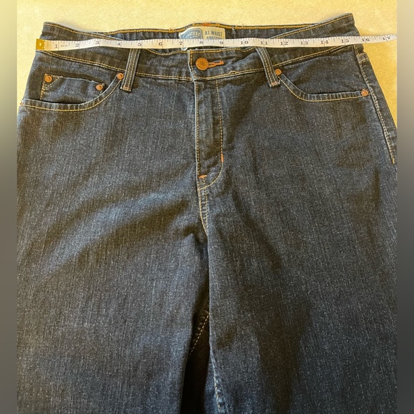 Levi's Strauss Signature Women’s At Waist Bootcut Jeans Dark
Wash Size 12 M - Picture 10 of 13